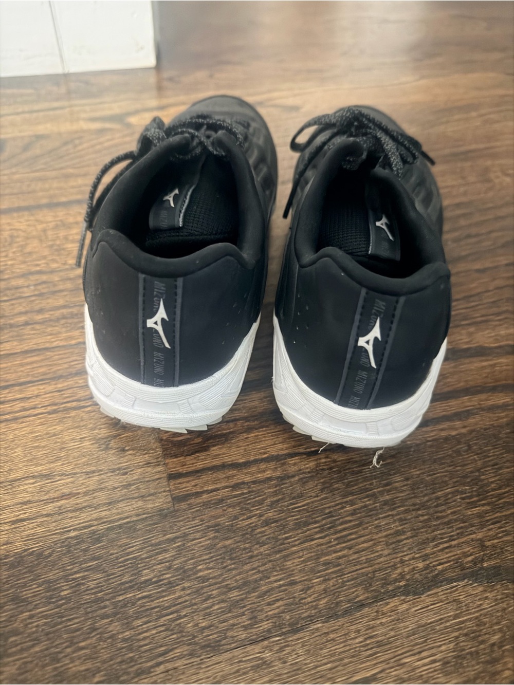 Boys Mizuno Turf Shoes